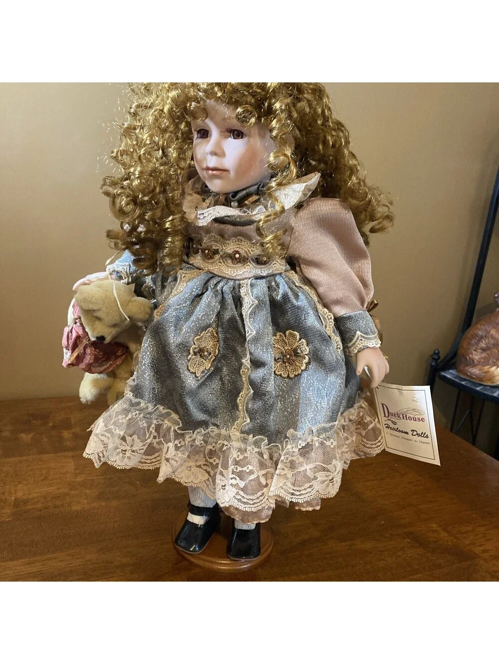 Vintage Duck House Heirloom Dolls Porcelain Doll Needs Stand 18 Inch 0913/5000